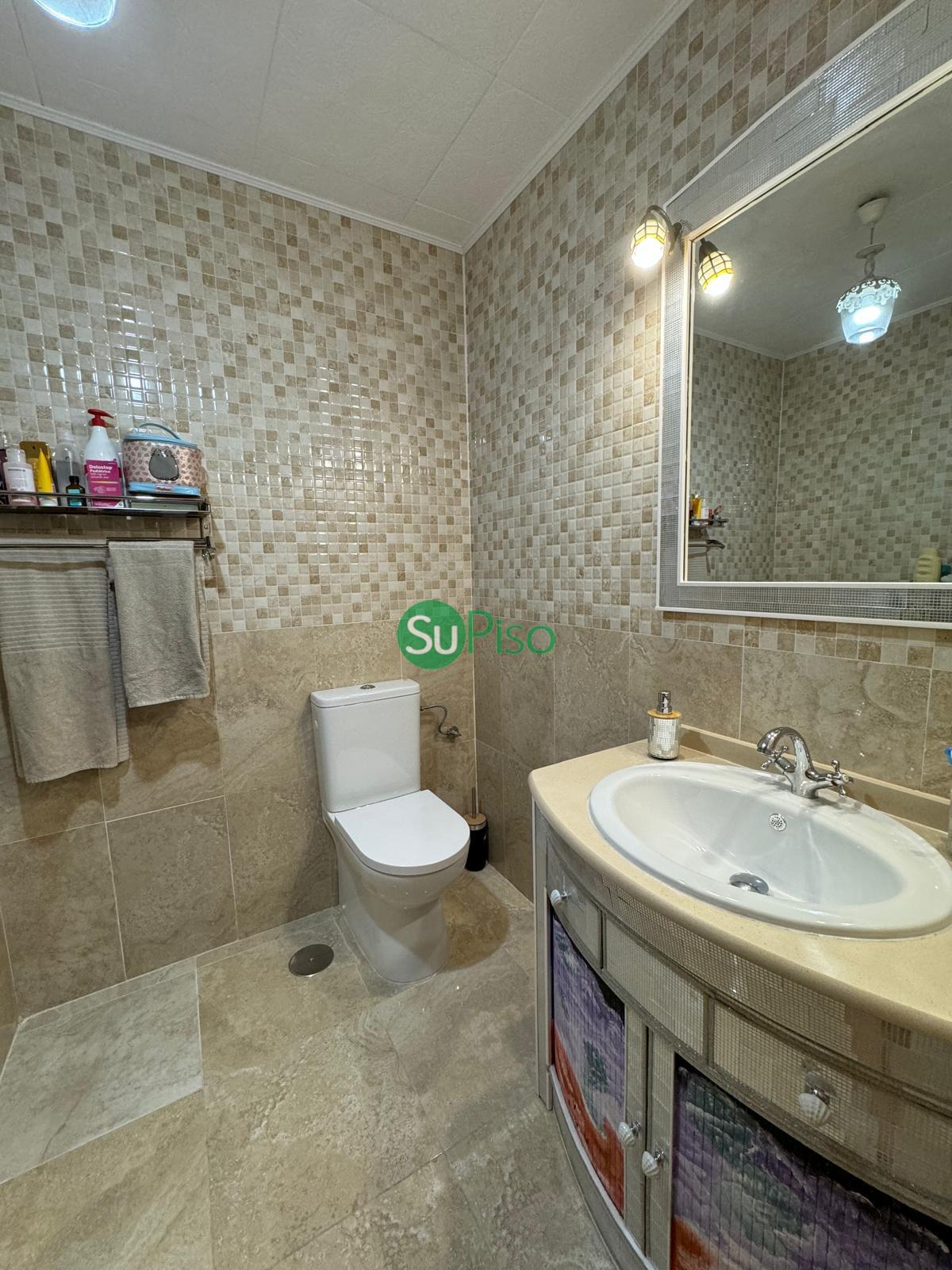 For sale of flat in El Viso de San Juan