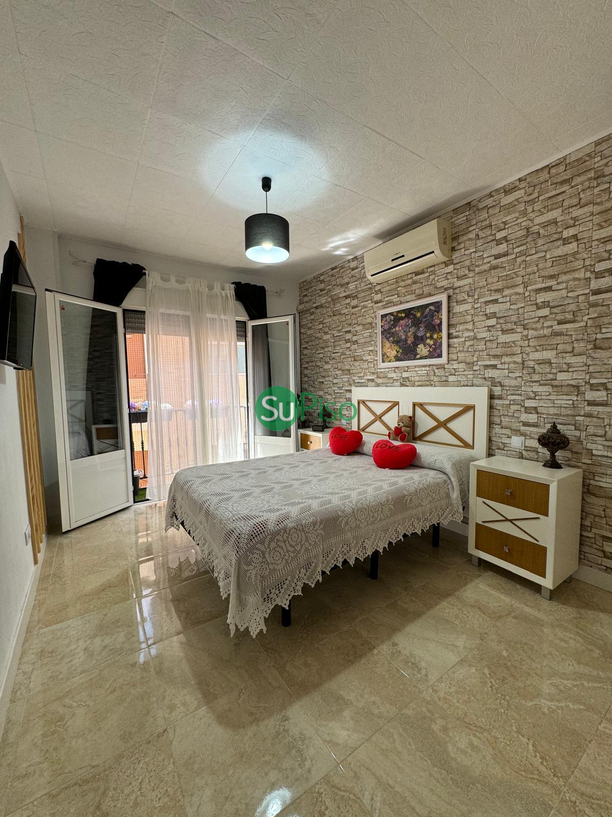 For sale of flat in El Viso de San Juan