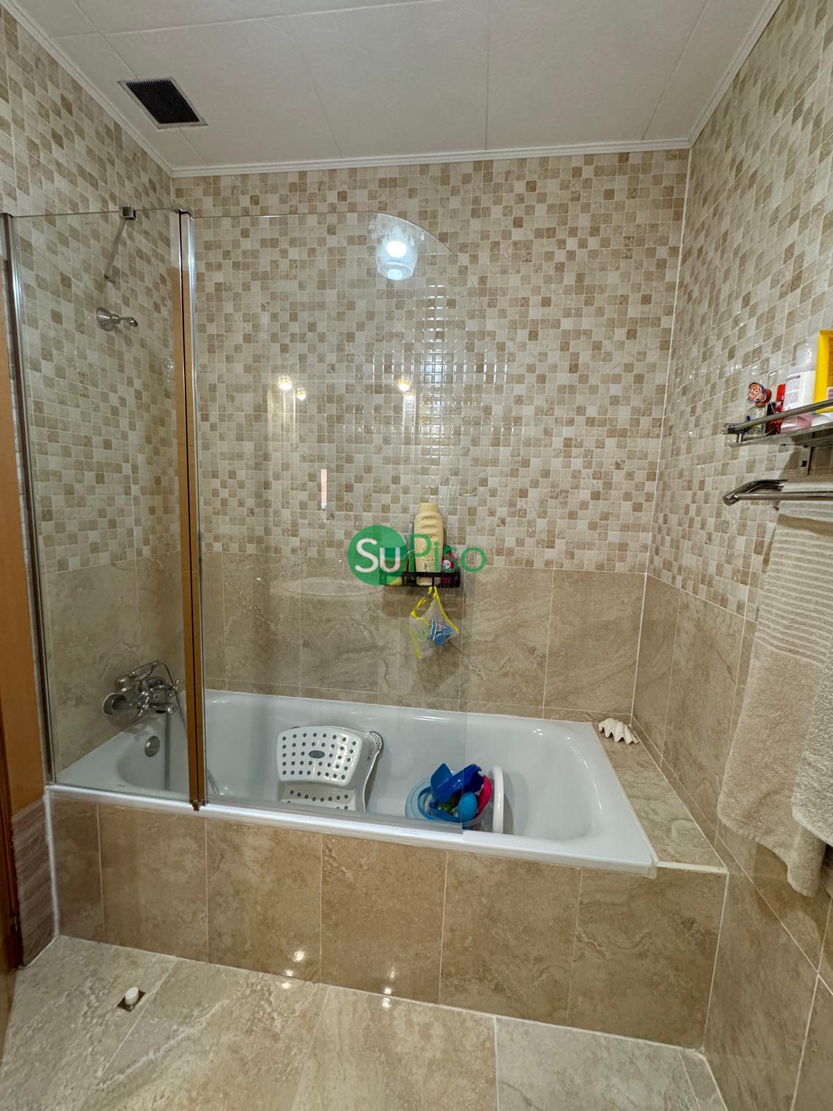For sale of flat in El Viso de San Juan