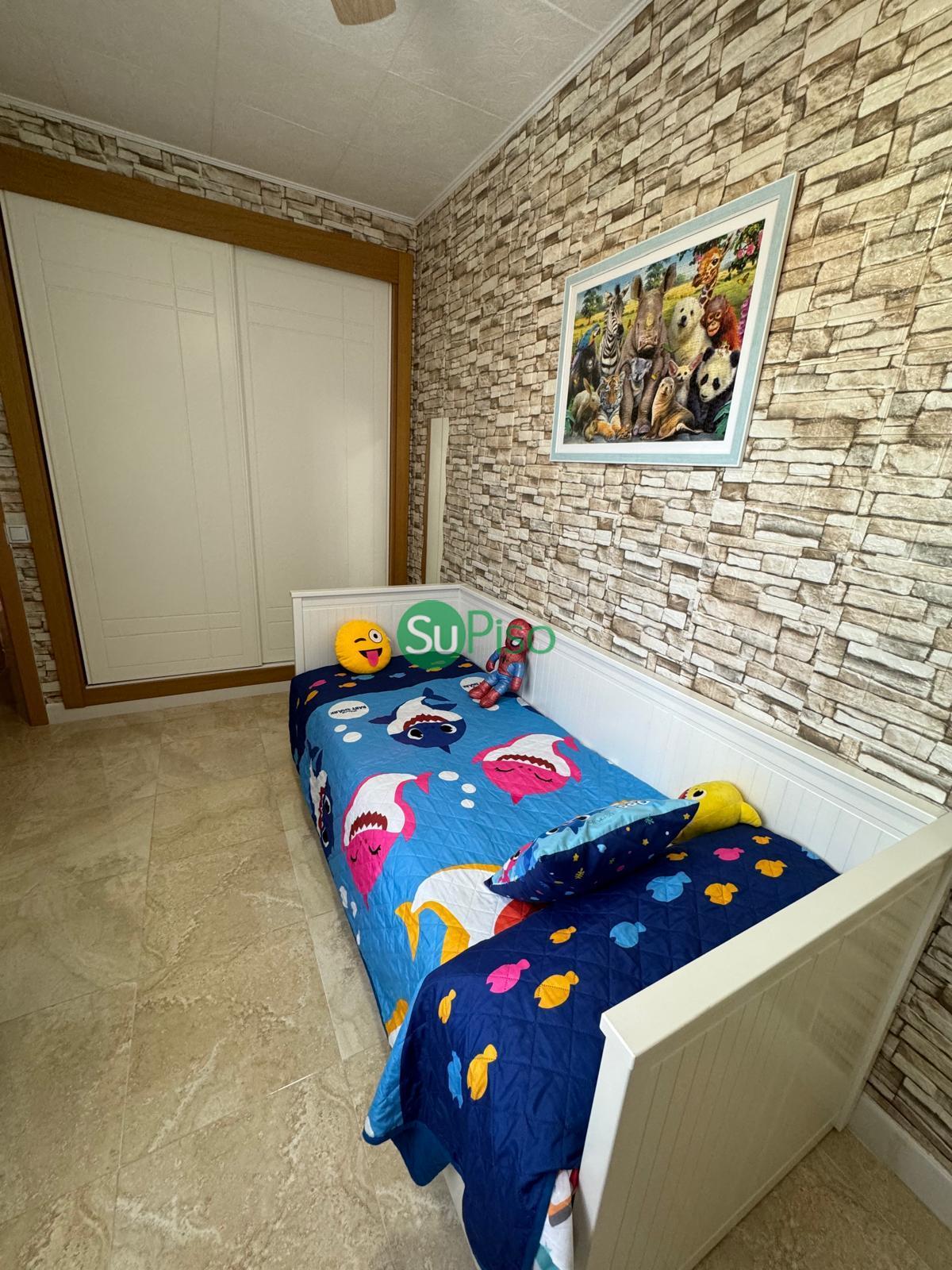 For sale of flat in El Viso de San Juan