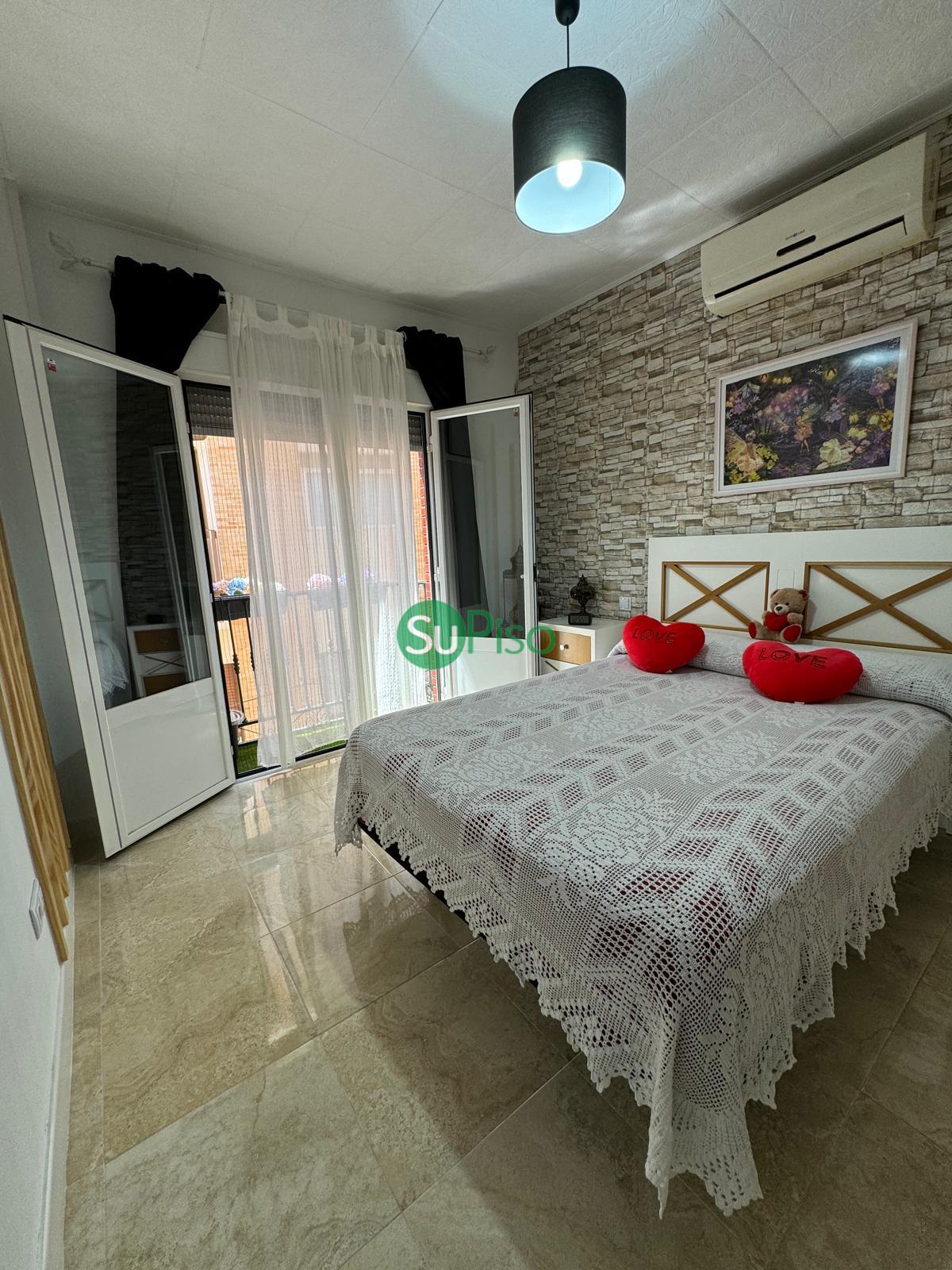 For sale of flat in El Viso de San Juan