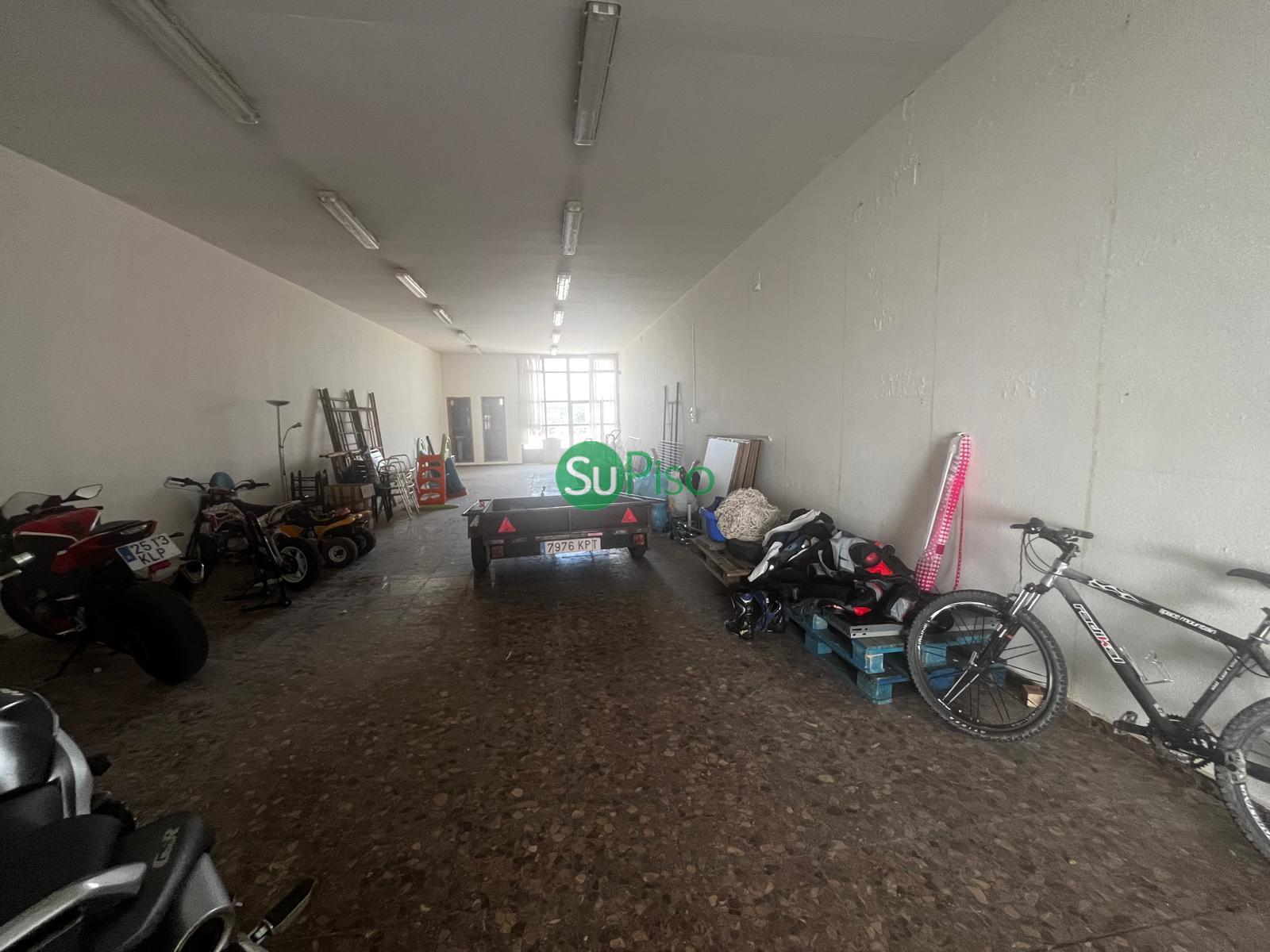 For rent of commercial in Seseña