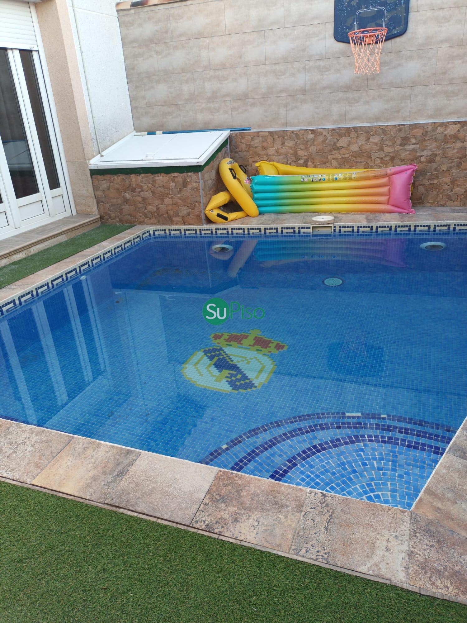 For sale of house in Borox