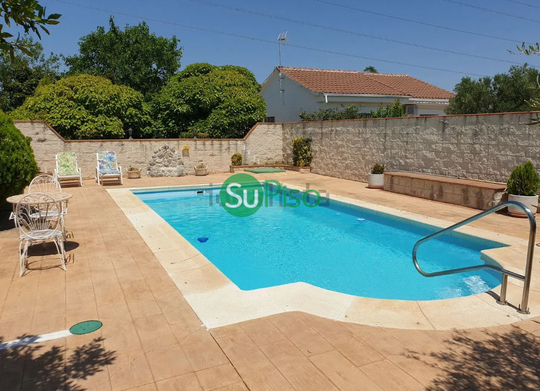 For sale of house in El Viso de San Juan