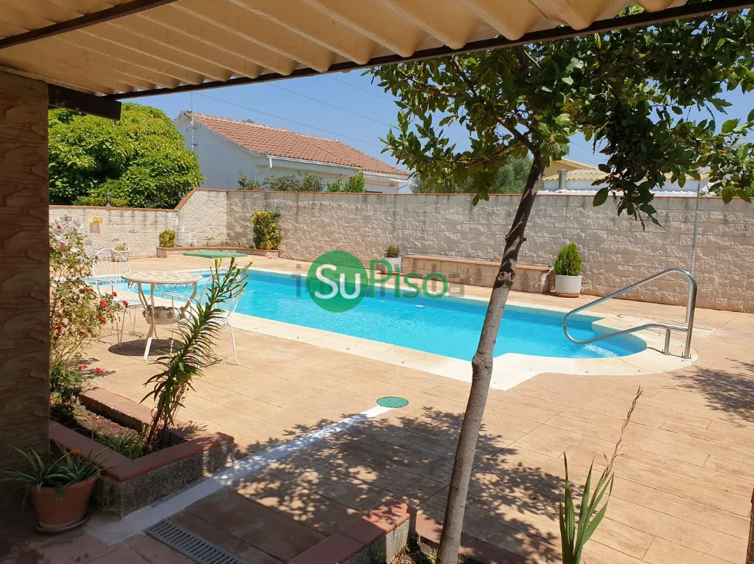 For sale of house in El Viso de San Juan