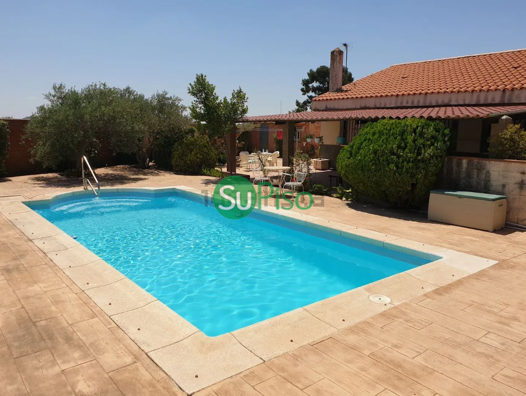 For sale of house in El Viso de San Juan