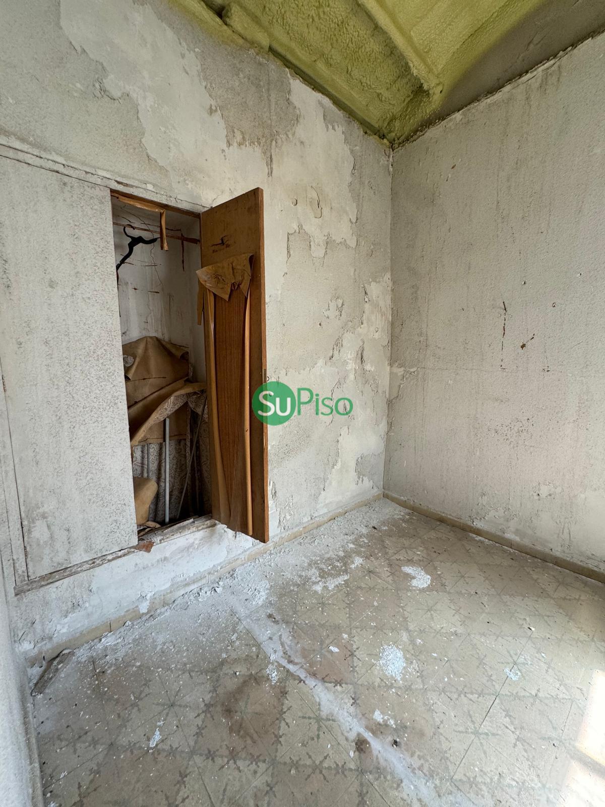 For sale of house in Cedillo del Condado