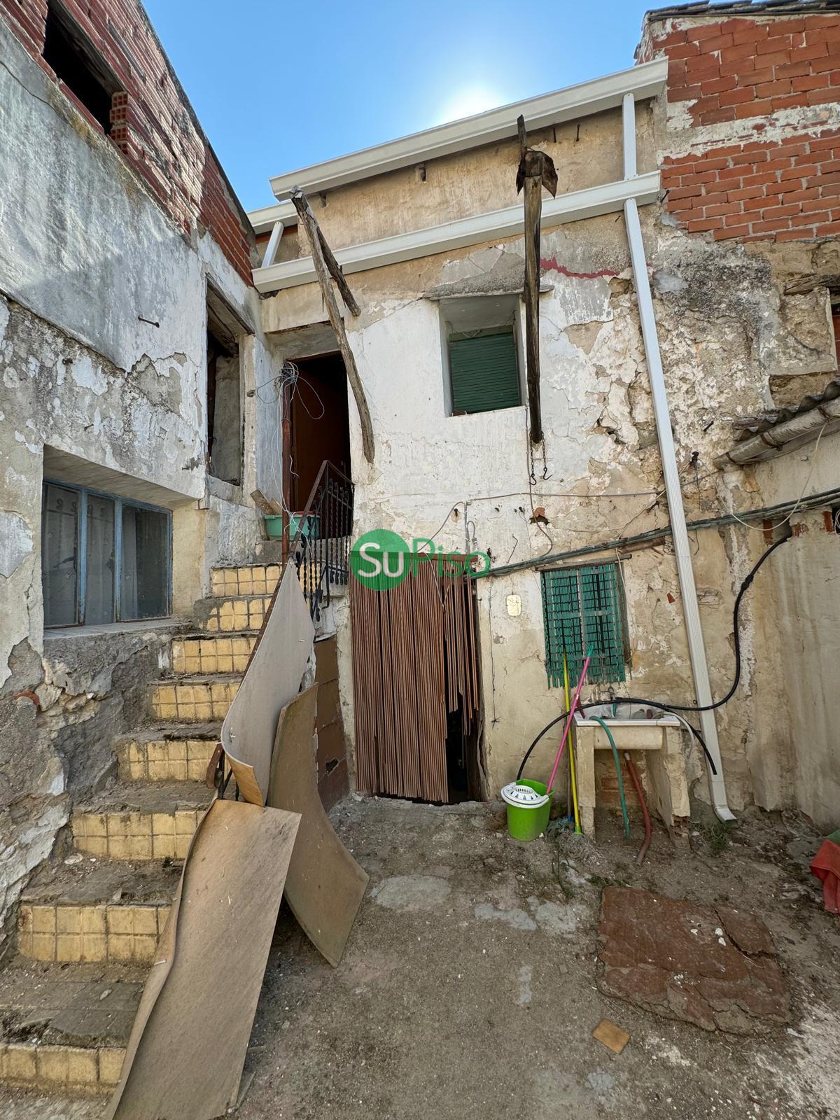 For sale of house in Cedillo del Condado