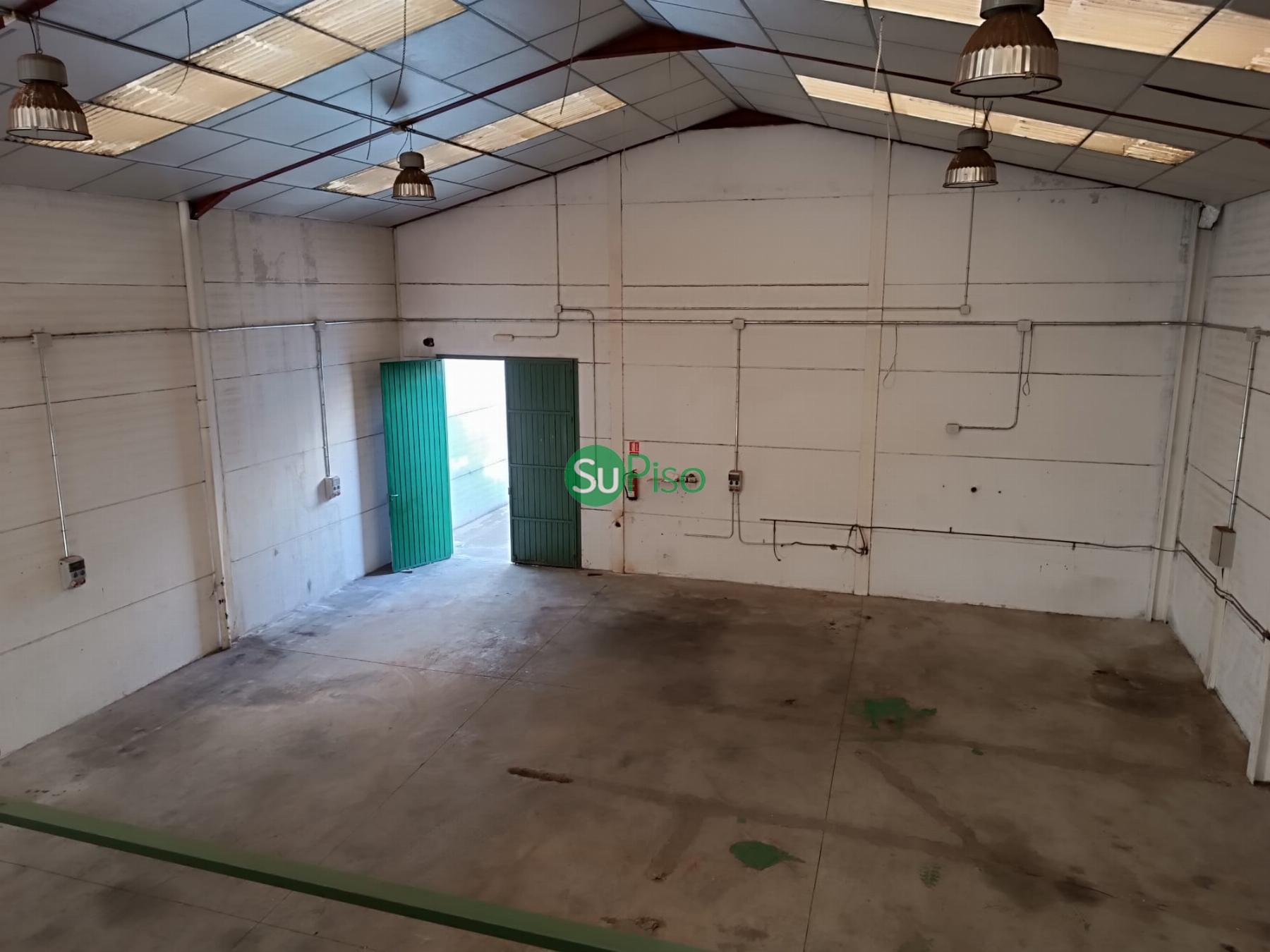 For sale of industrial plant/warehouse in Yeles