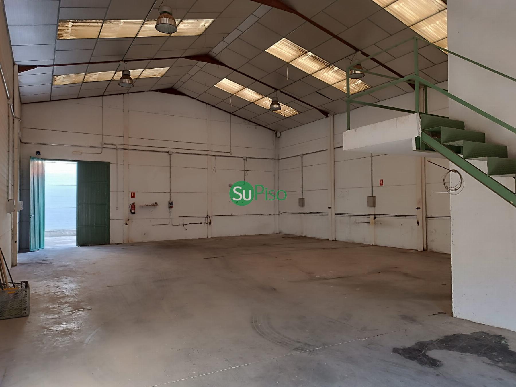For sale of industrial plant/warehouse in Yeles