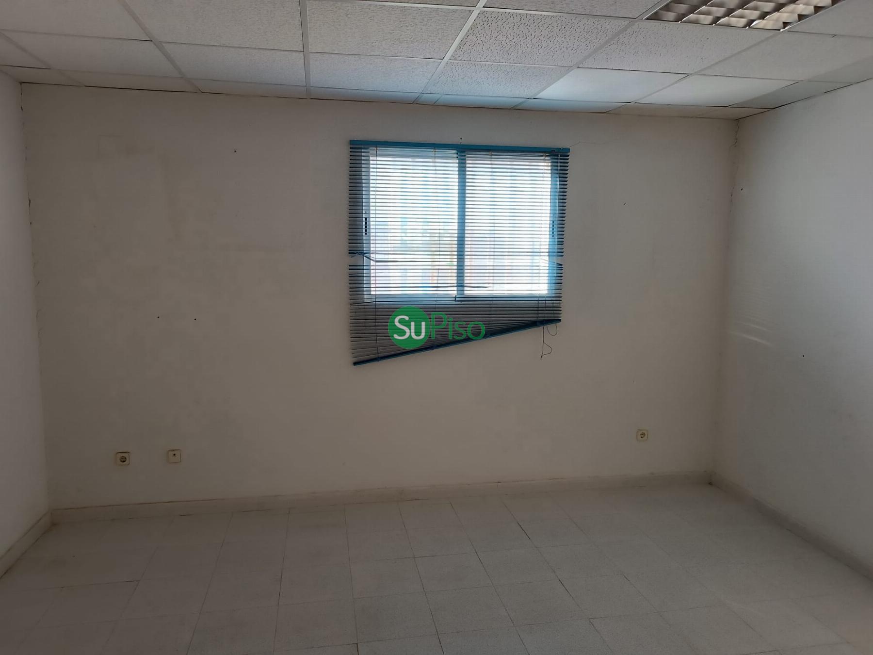 For sale of industrial plant/warehouse in Yeles