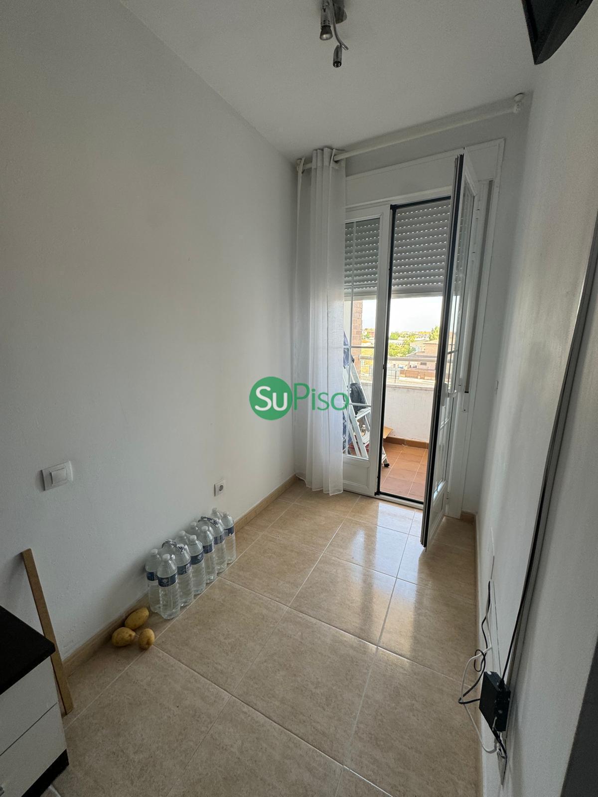 For sale of flat in Cedillo del Condado
