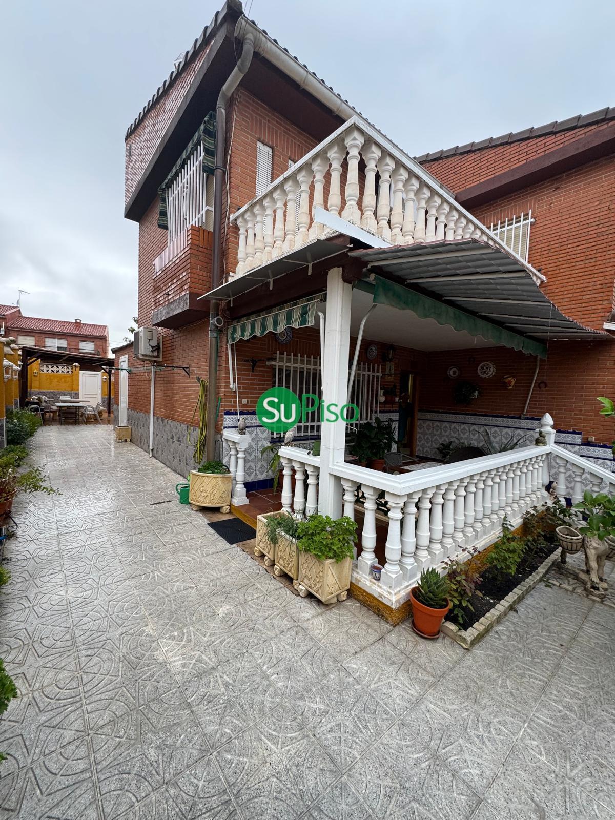 For sale of chalet in Yeles