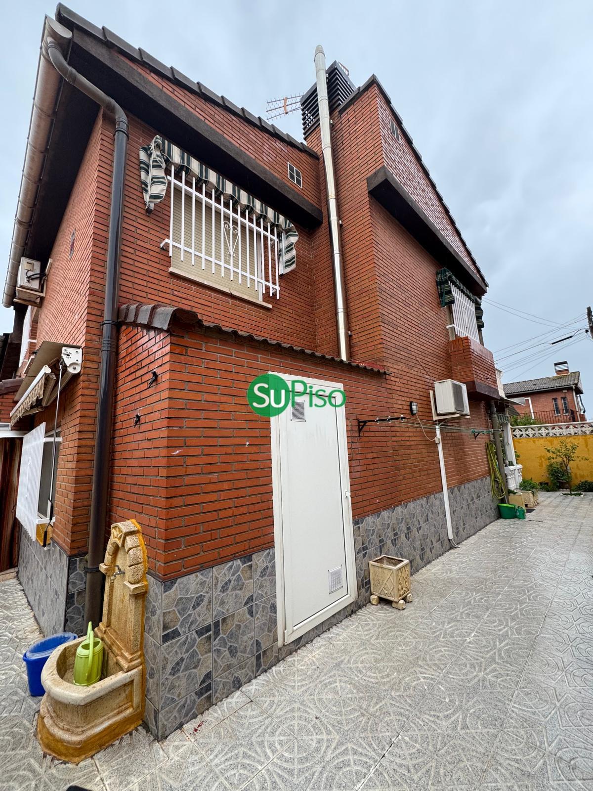 For sale of chalet in Yeles