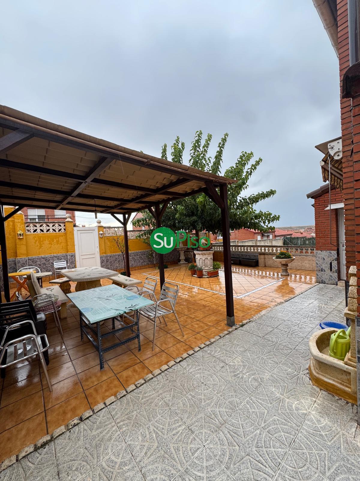 For sale of chalet in Yeles