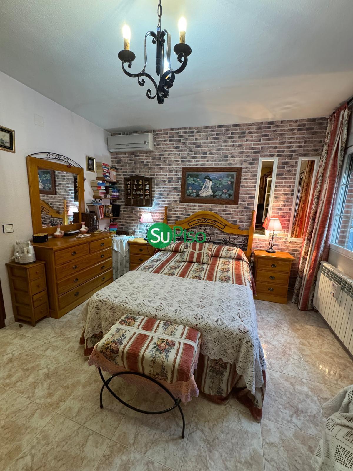 For sale of chalet in Yeles