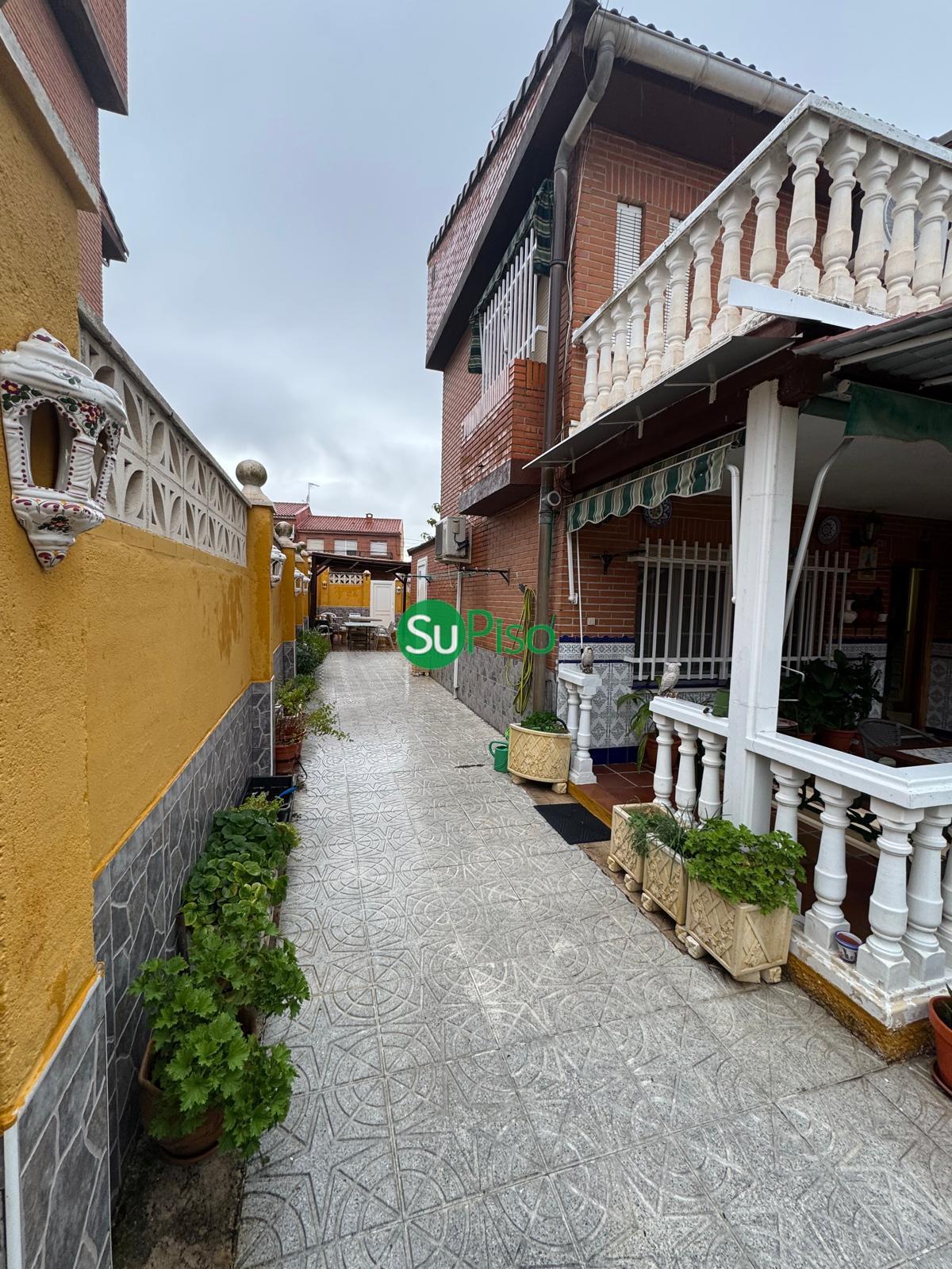 For sale of chalet in Yeles