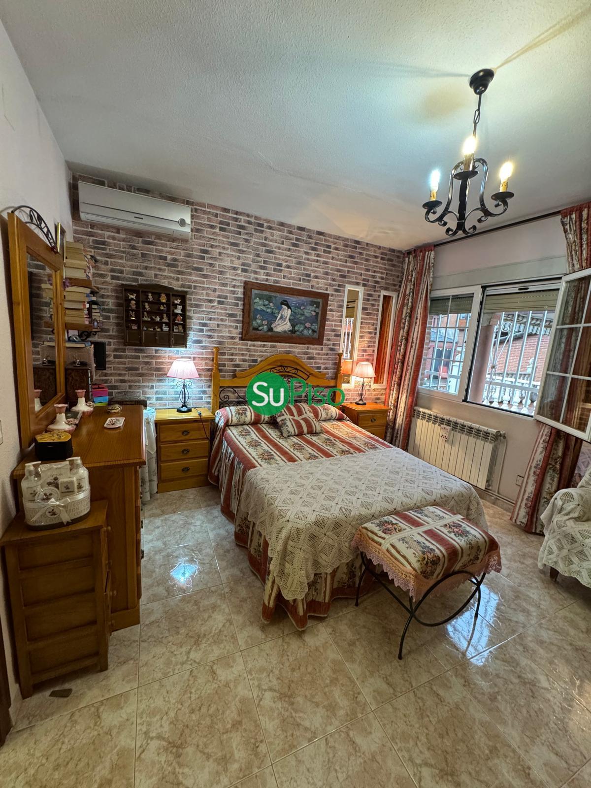 For sale of chalet in Yeles