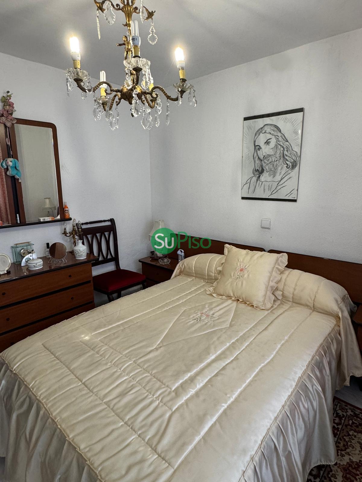 For sale of house in Escalona