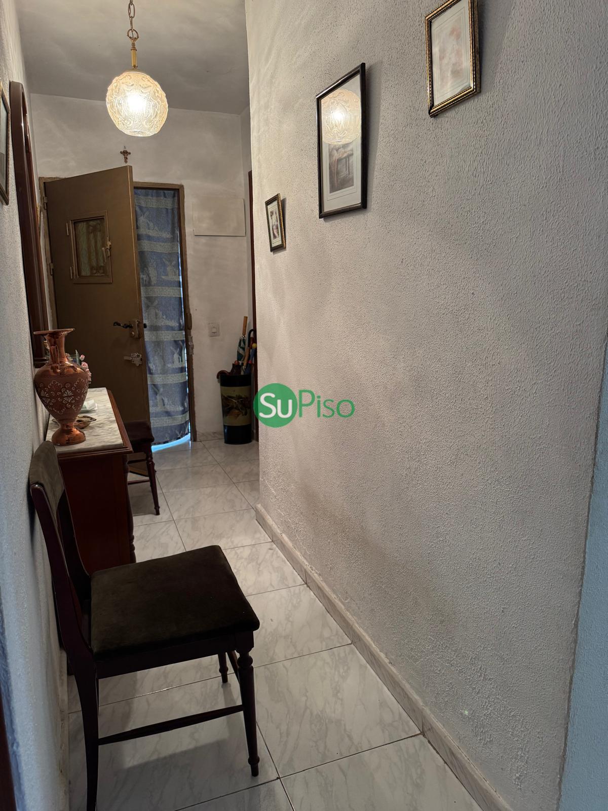 For sale of house in Escalona