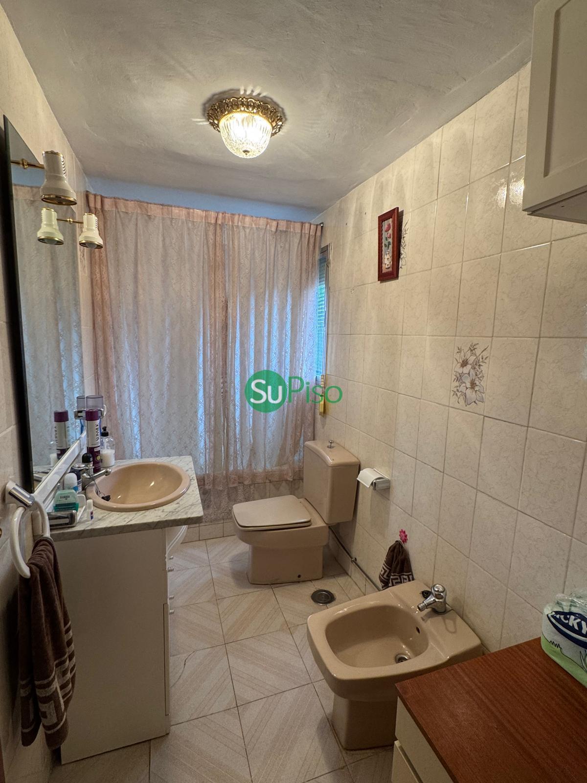 For sale of house in Escalona