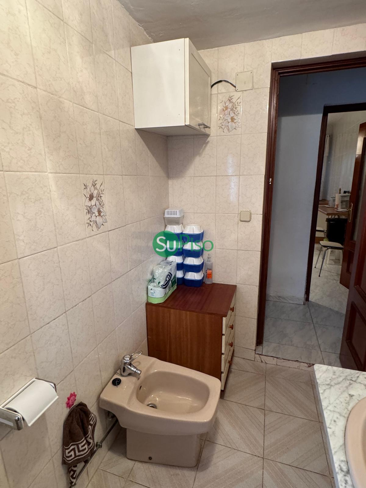 For sale of house in Escalona