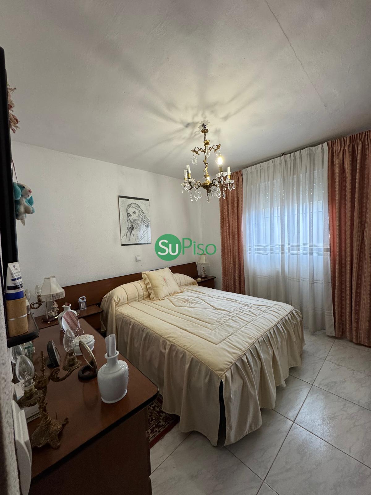 For sale of house in Escalona