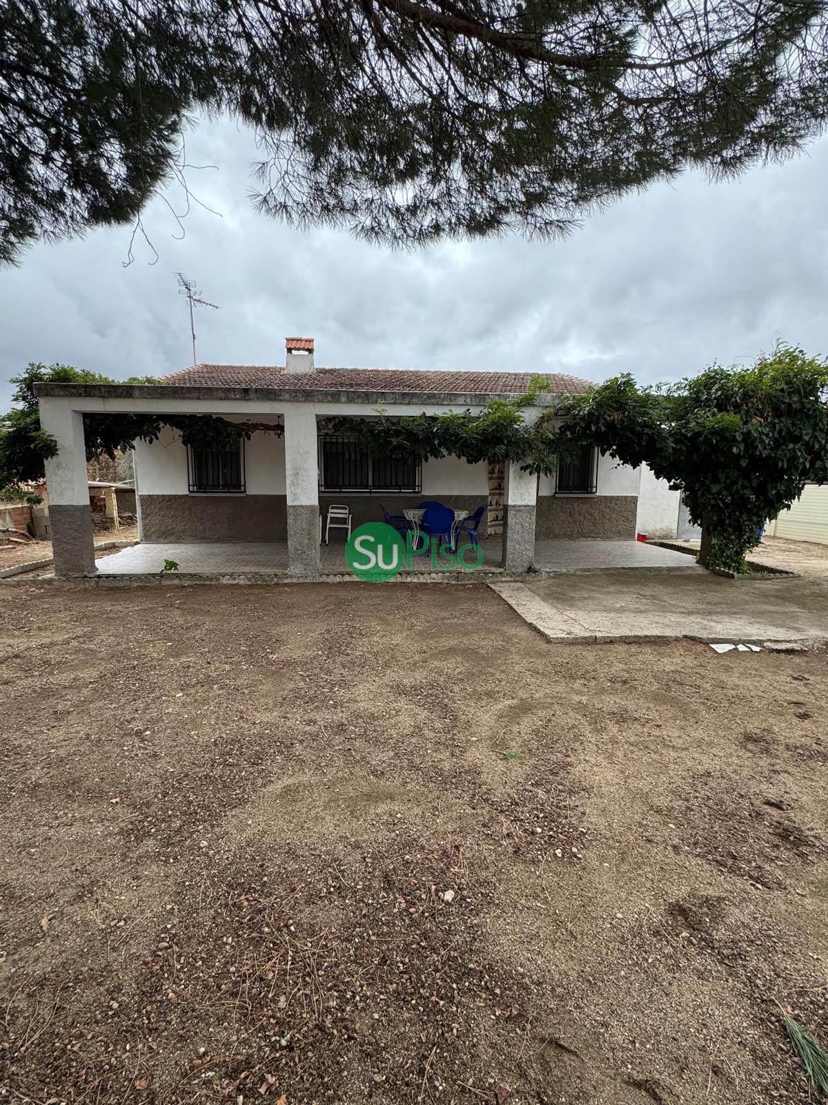 For sale of house in Escalona