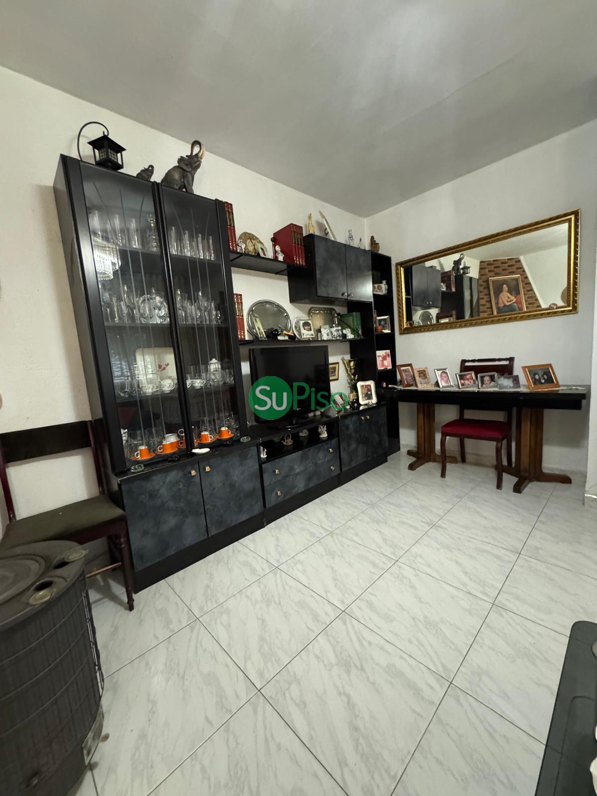 For sale of house in Escalona