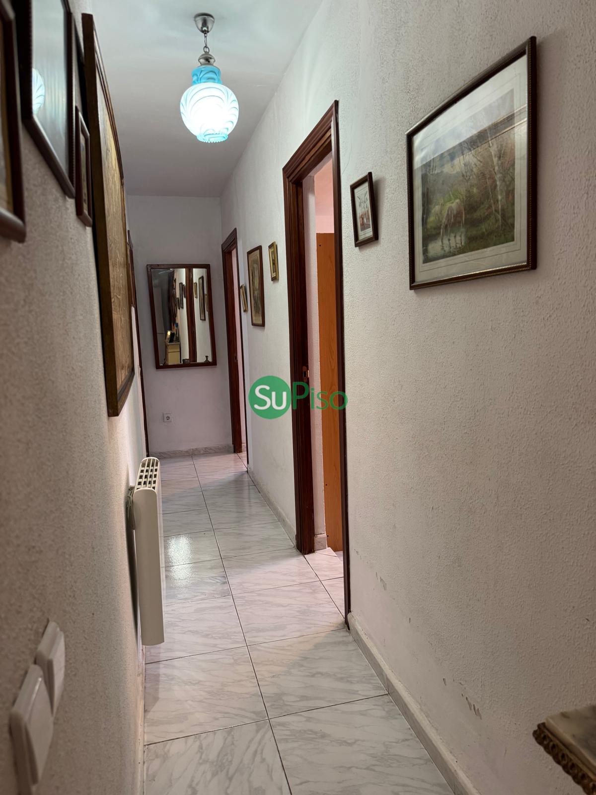 For sale of house in Escalona
