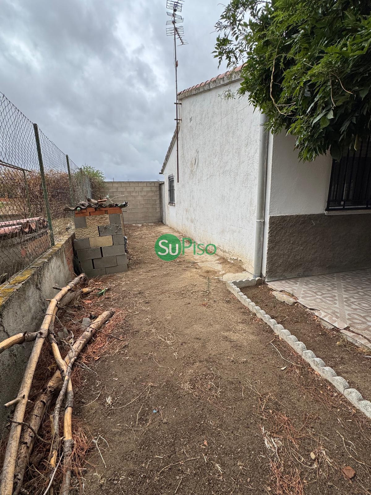 For sale of house in Escalona