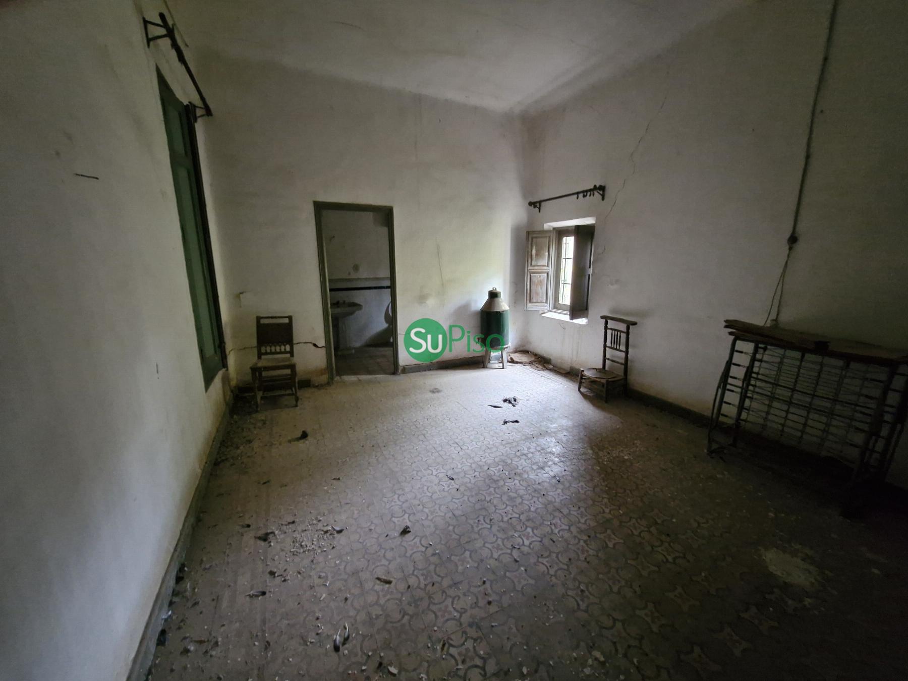 For sale of house in Añover de Tajo