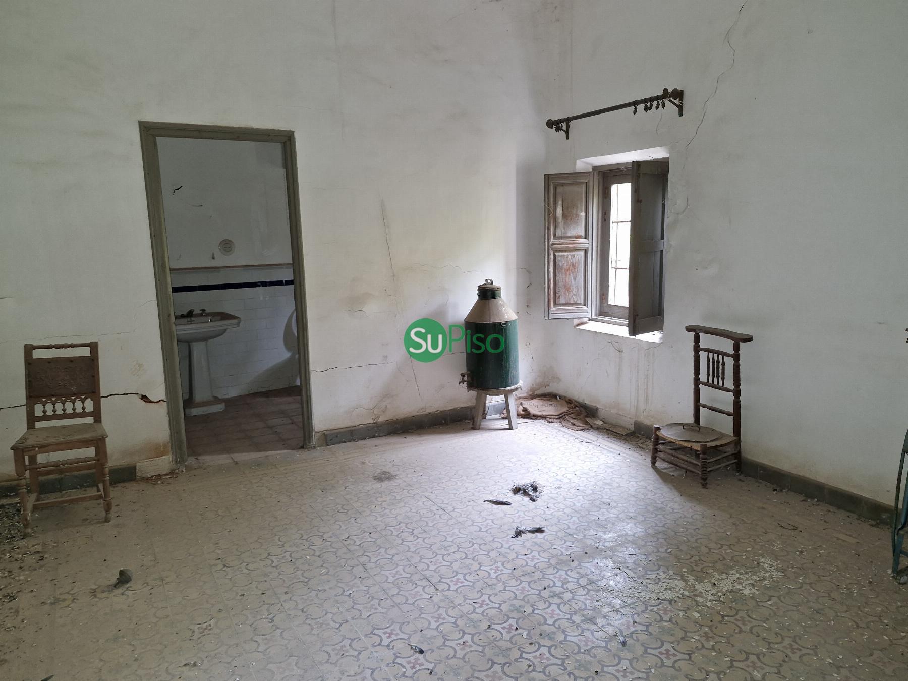 For sale of house in Añover de Tajo