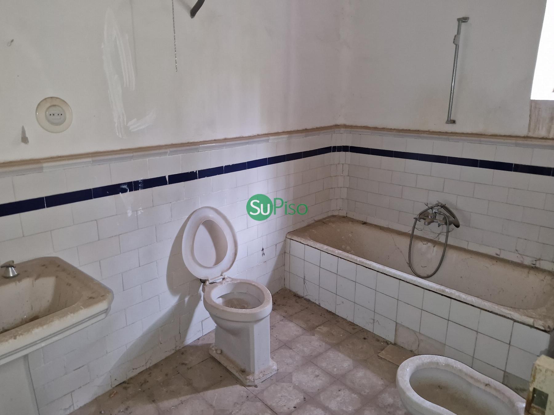 For sale of house in Añover de Tajo