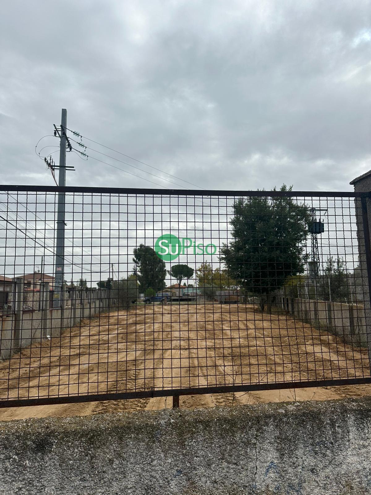 For sale of land in El Viso de San Juan