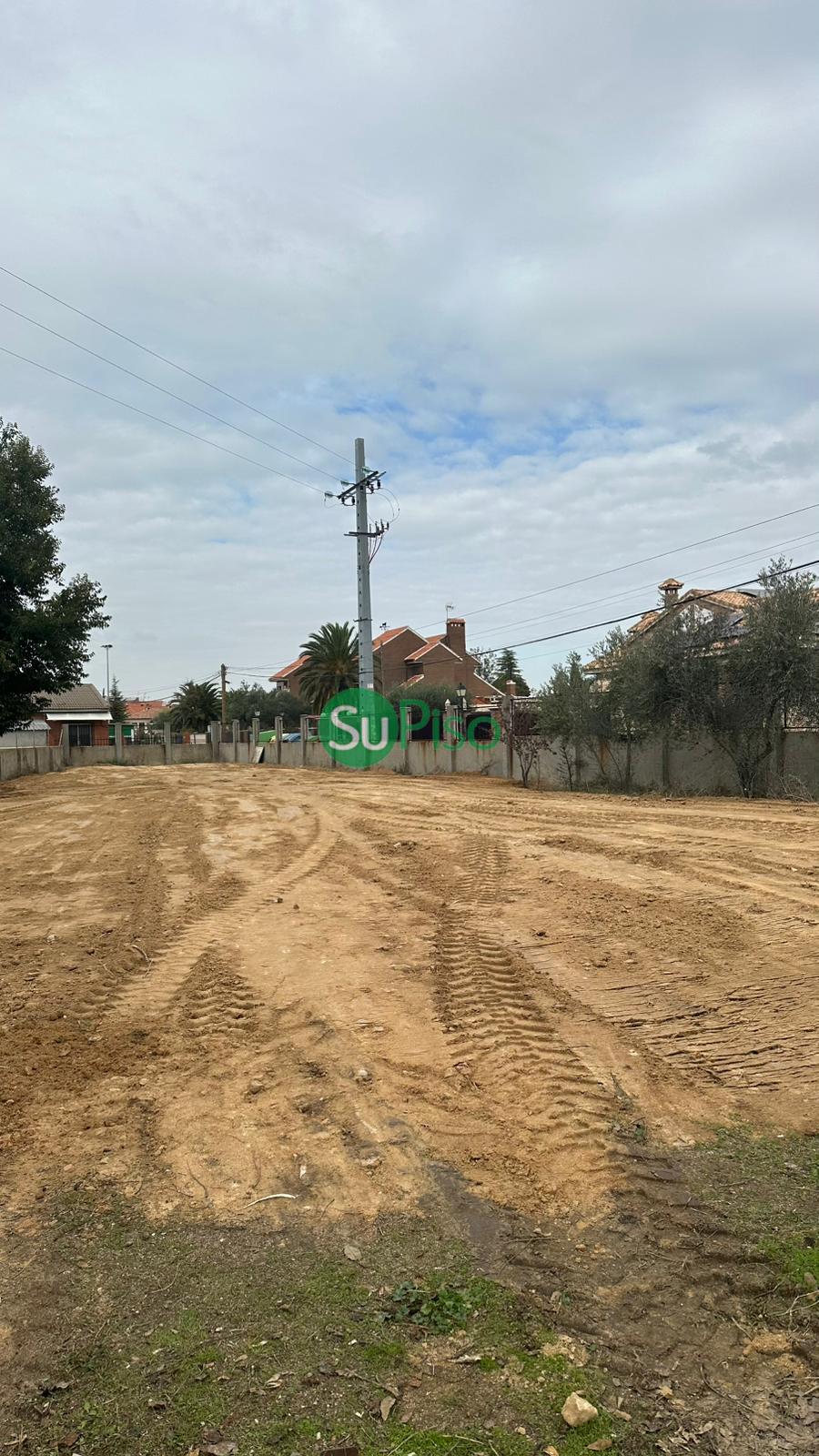For sale of land in El Viso de San Juan