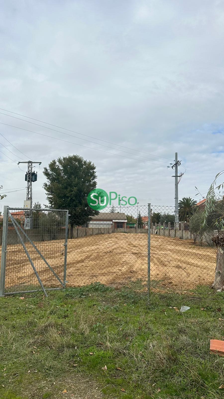 For sale of land in El Viso de San Juan