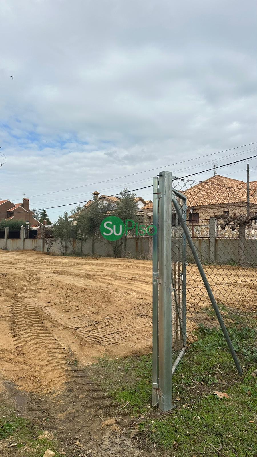 For sale of land in El Viso de San Juan