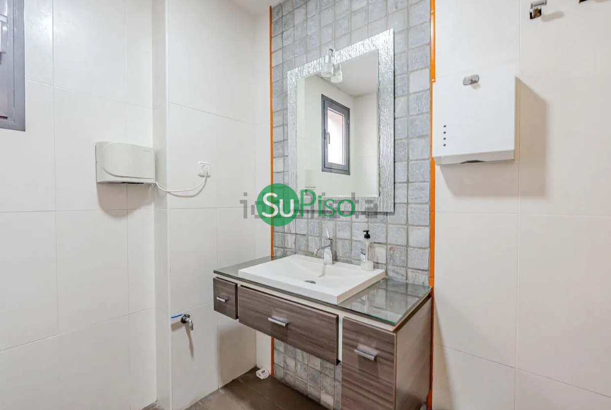 Venta de local comercial en Griñón