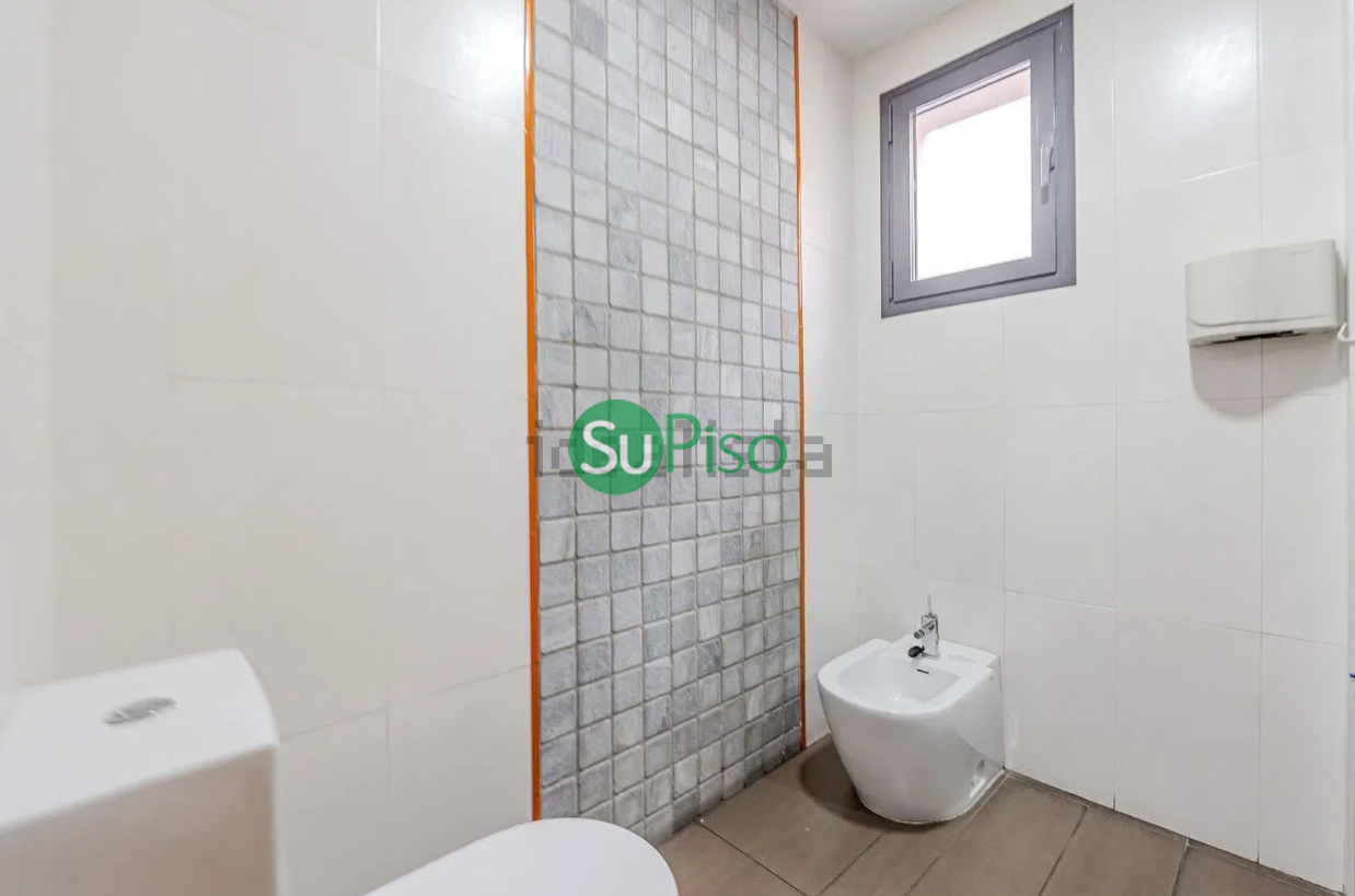 Venta de local comercial en Griñón