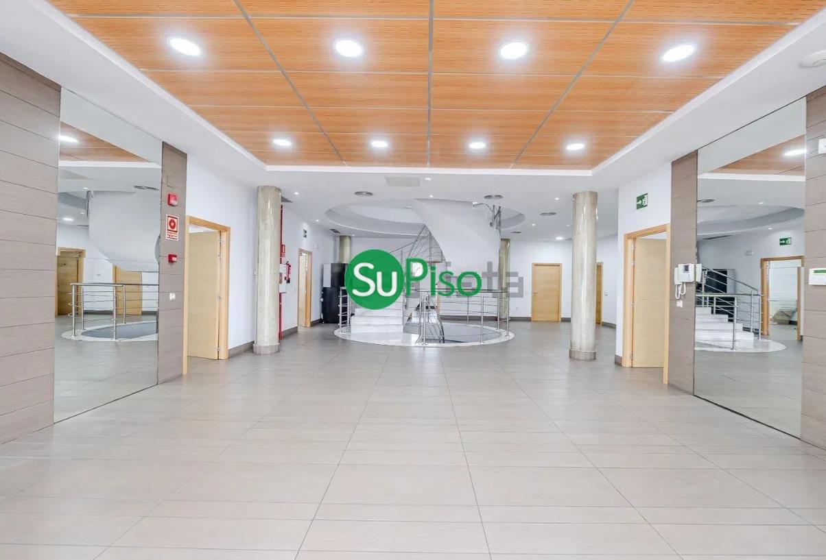 For sale of commercial in Griñón