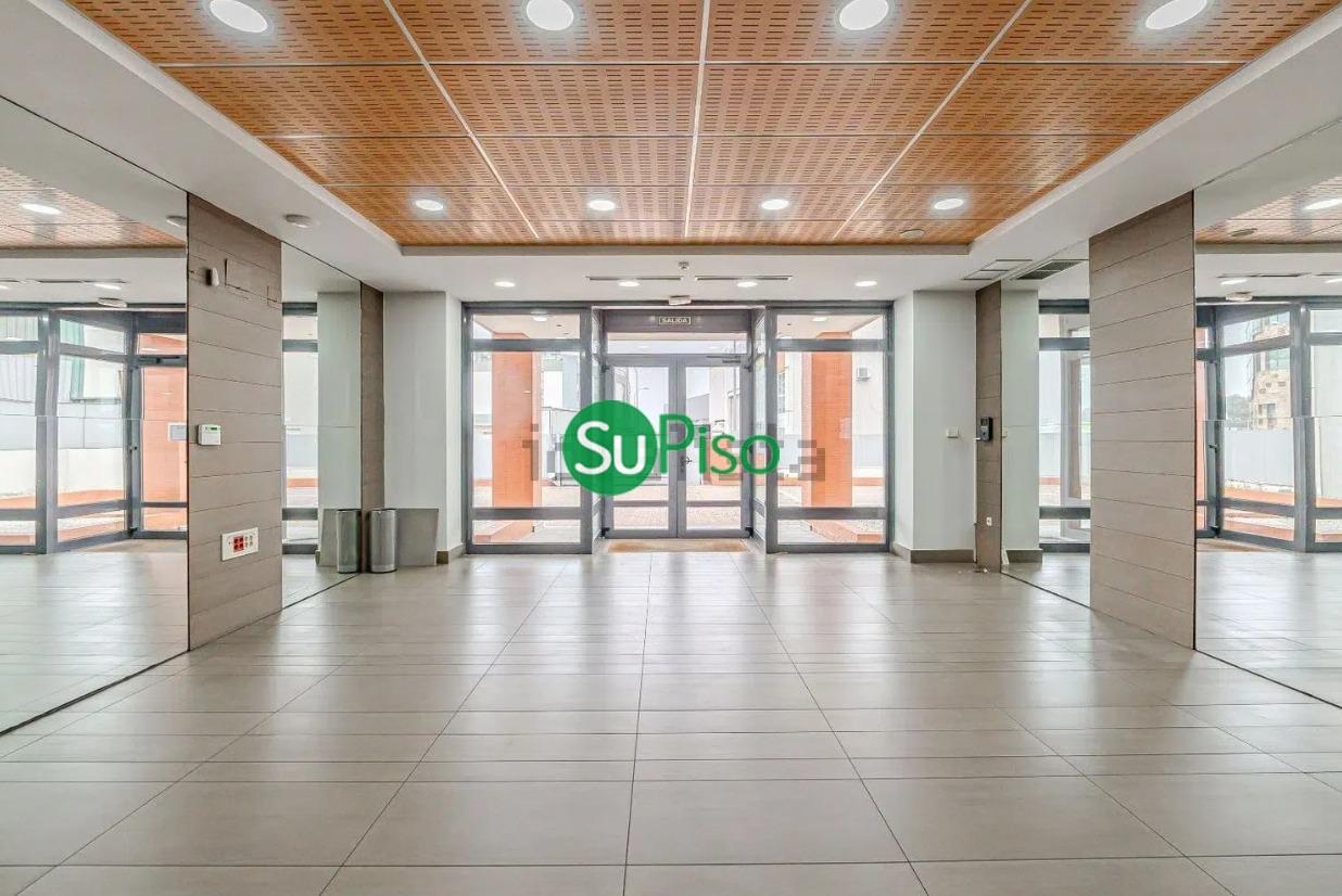 For sale of commercial in Griñón