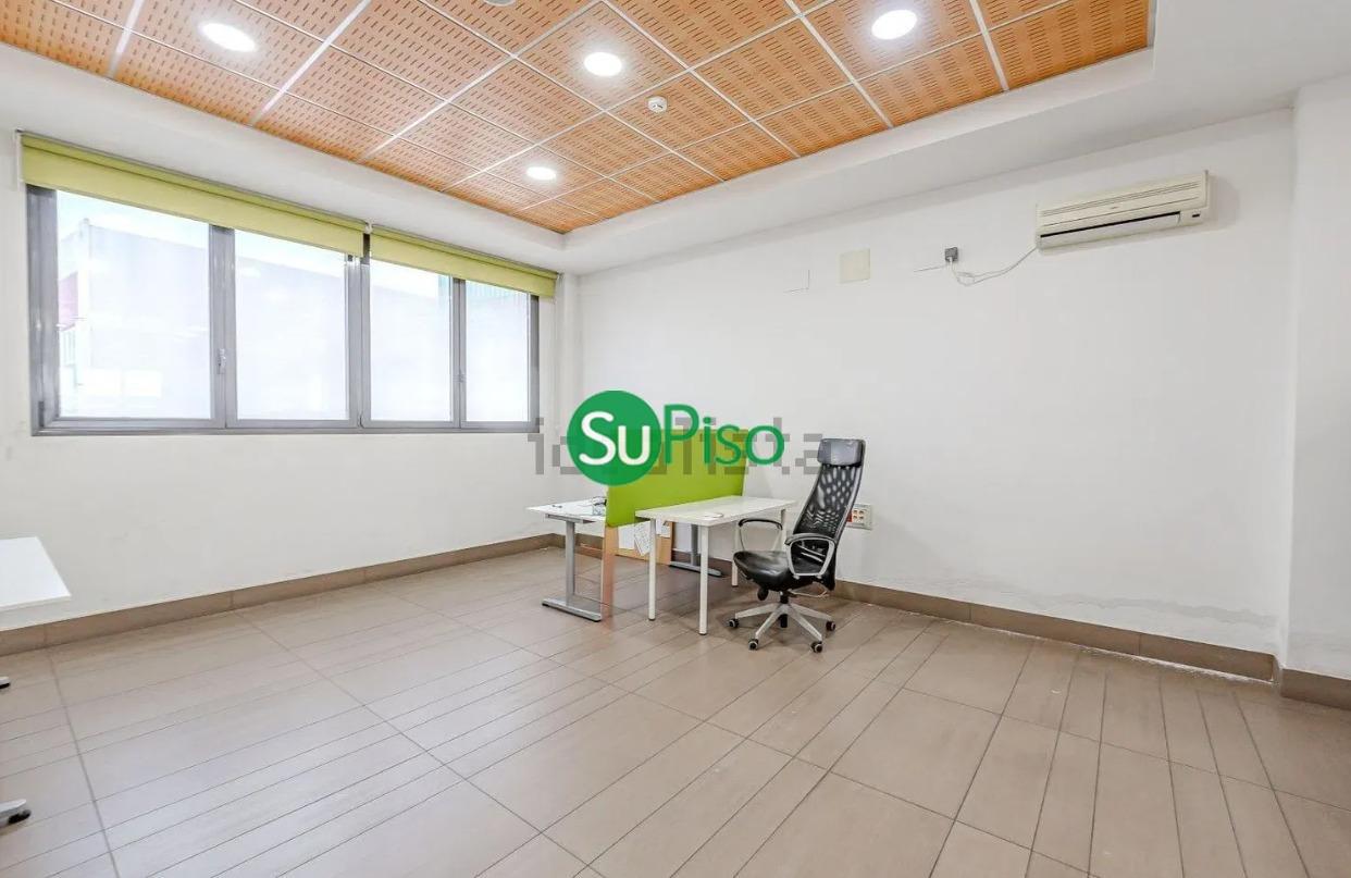 For sale of commercial in Griñón