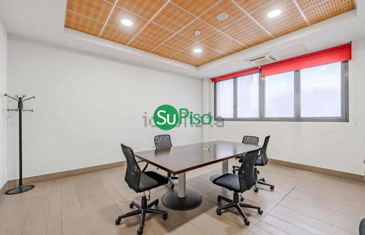 For sale of commercial in Griñón