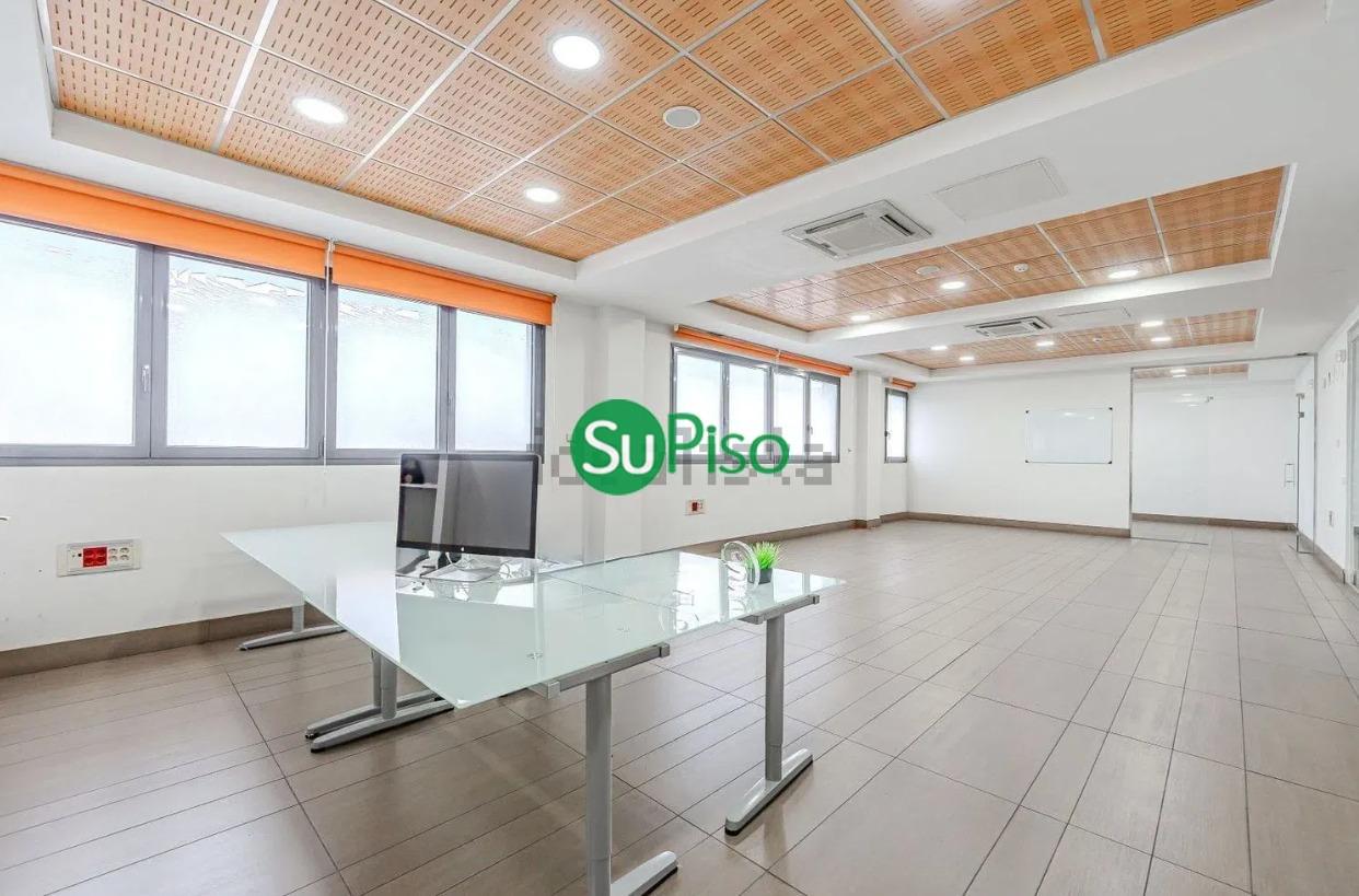 For sale of commercial in Griñón
