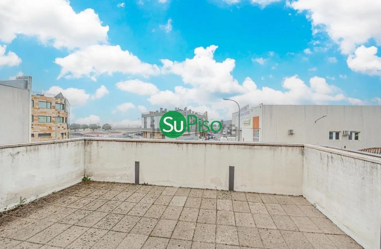 For sale of commercial in Griñón