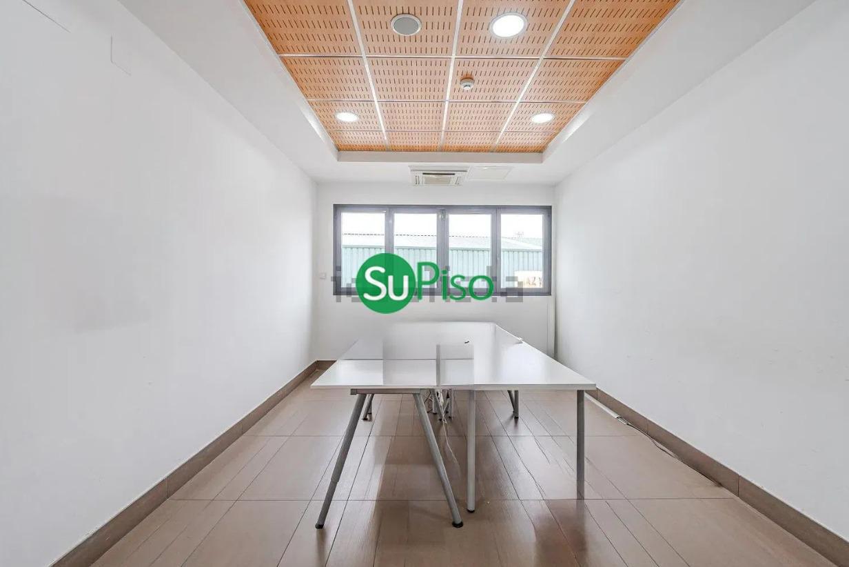 For sale of commercial in Griñón