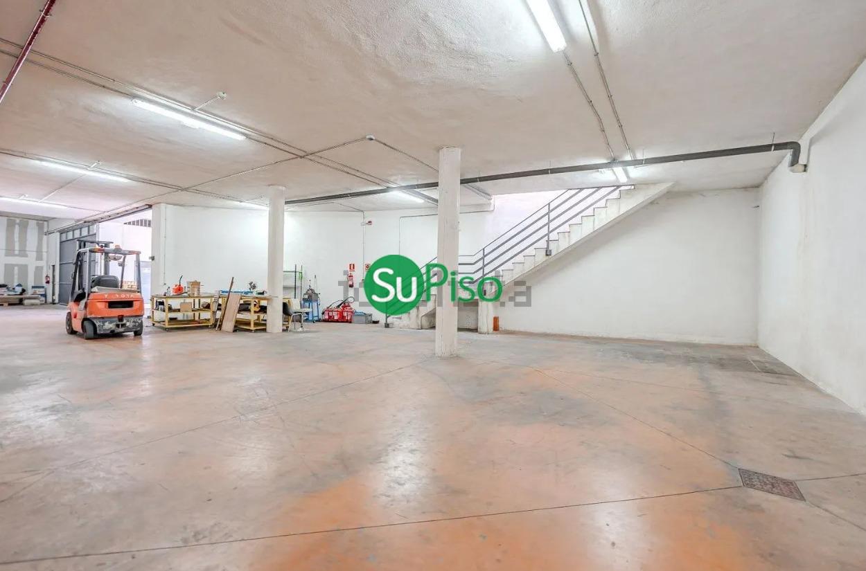 For sale of commercial in Griñón
