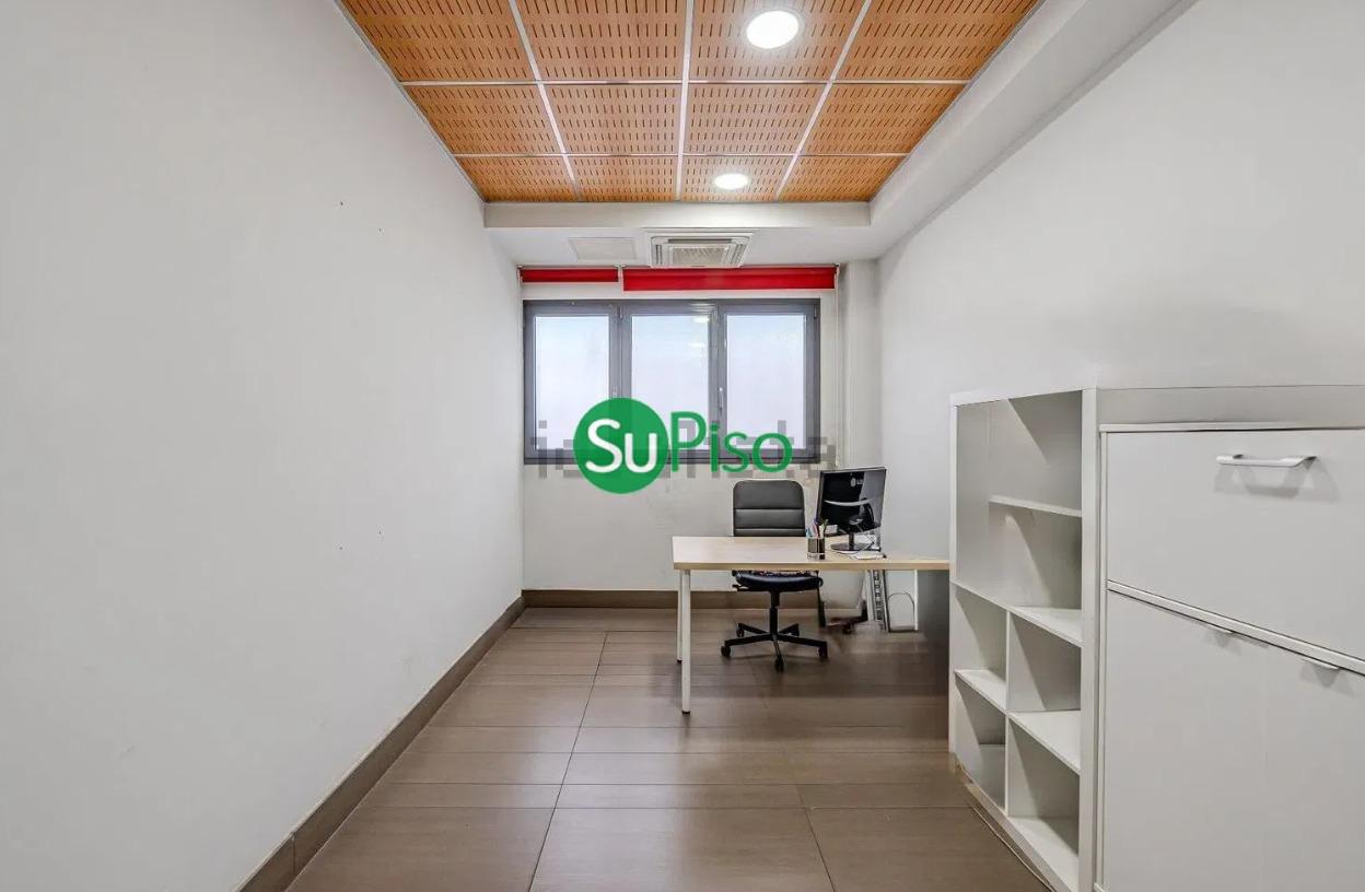 For sale of commercial in Griñón