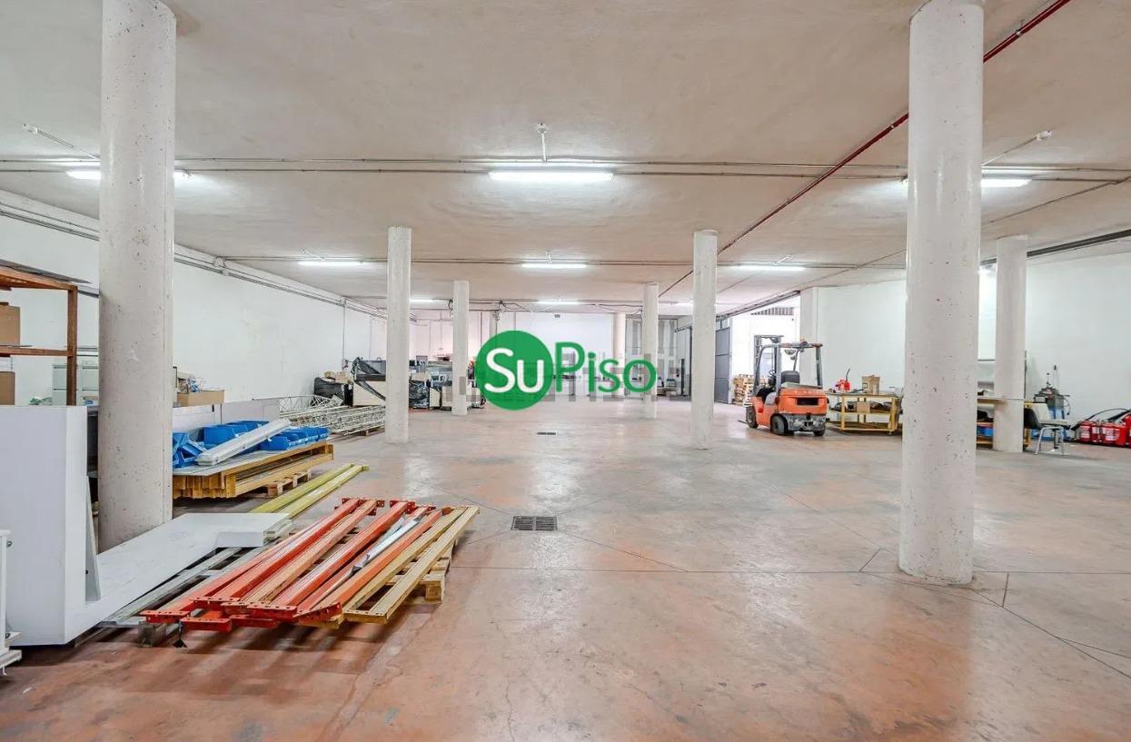 For sale of commercial in Griñón